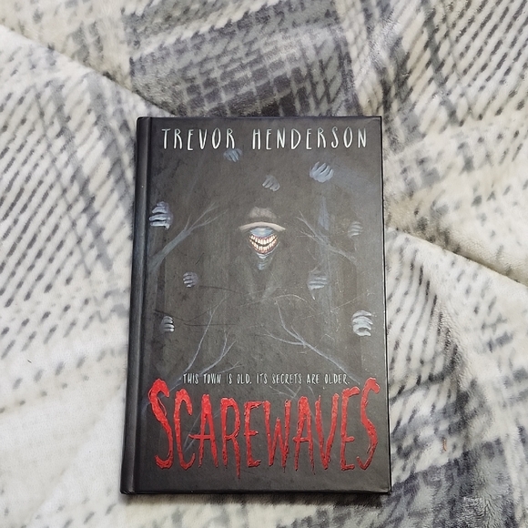 Other - Scarewaves Hardcover Book 1